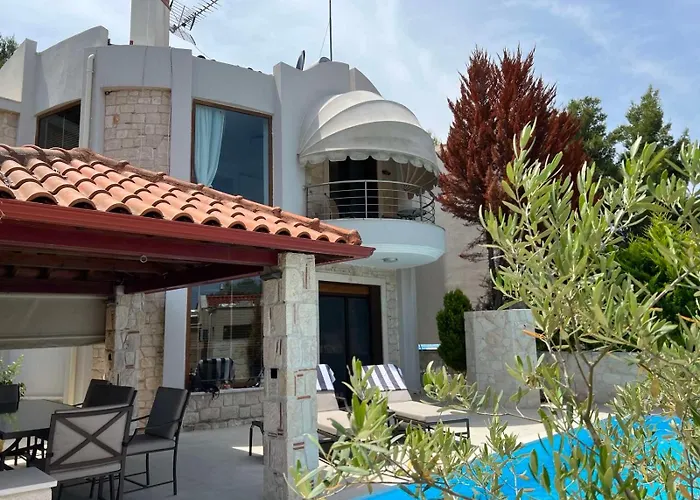 Sunny Seaside Villa-90 M From Beach