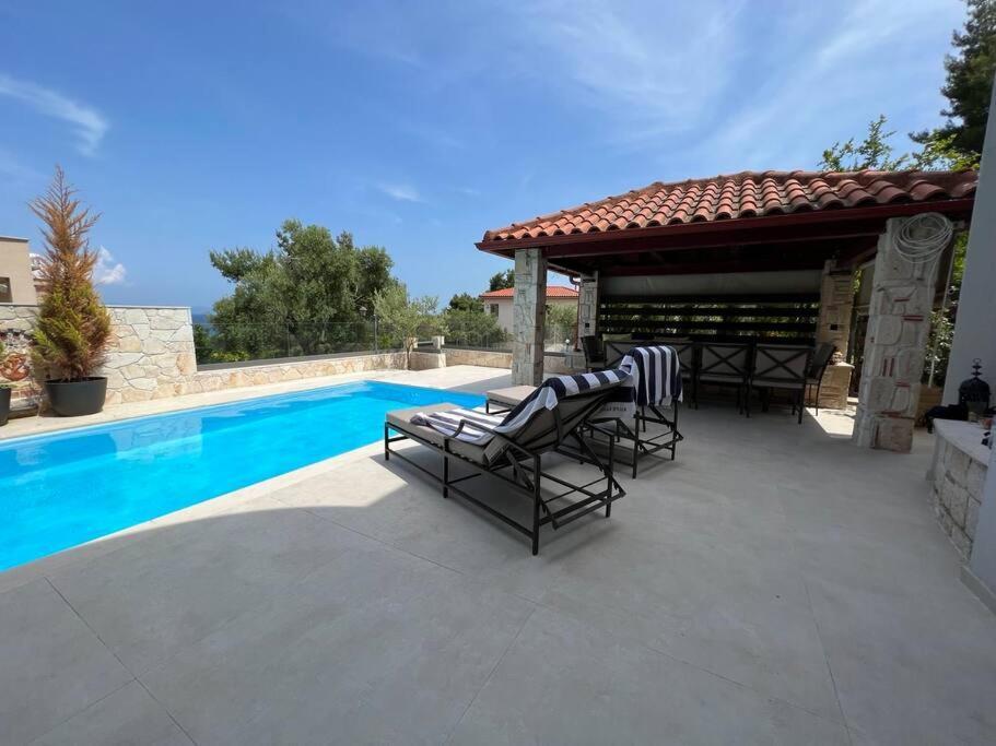 Sunny Seaside Villa-90 M From *
