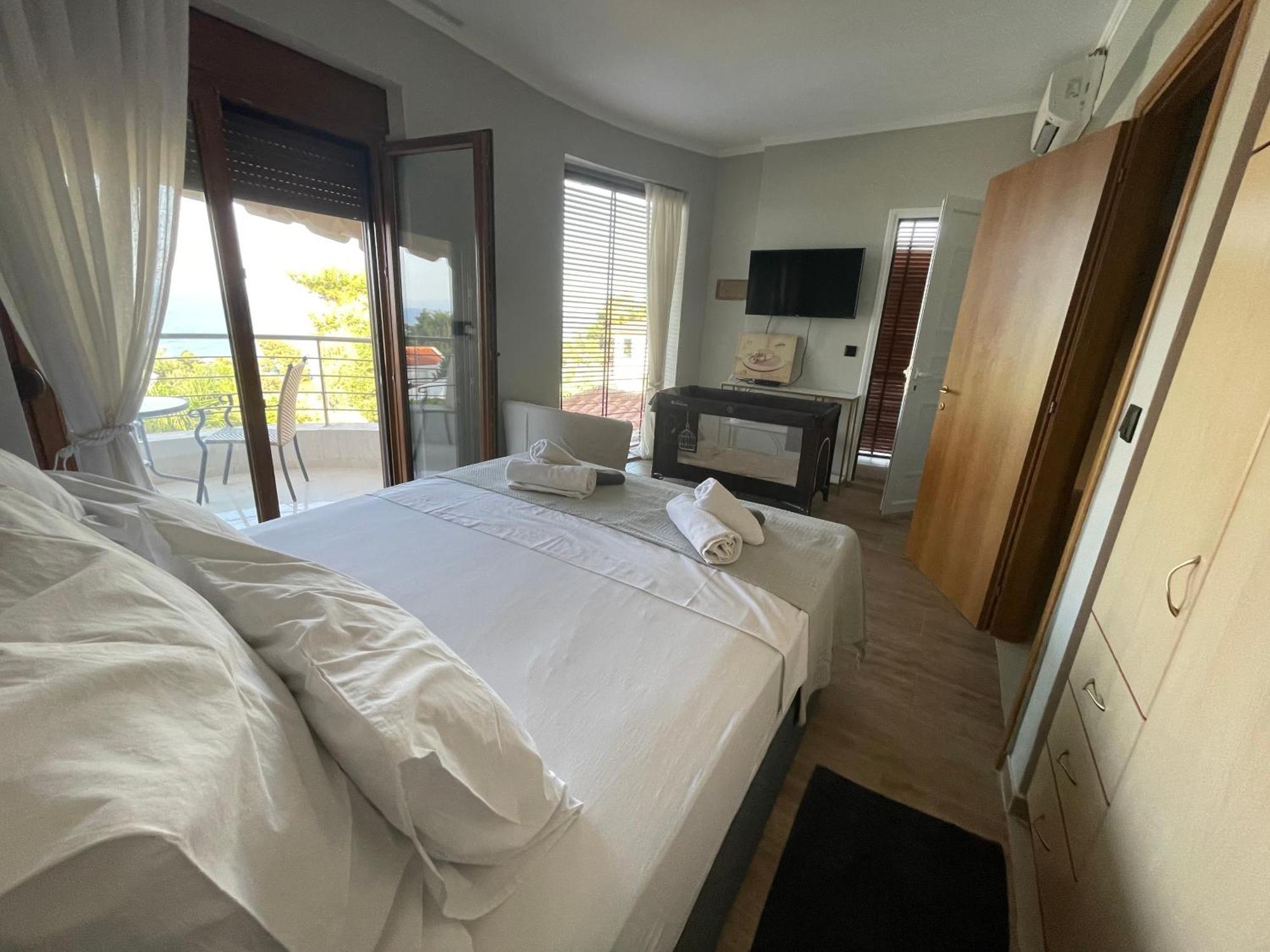 Sunny Seaside Villa-90 M From Villa Kriopigi